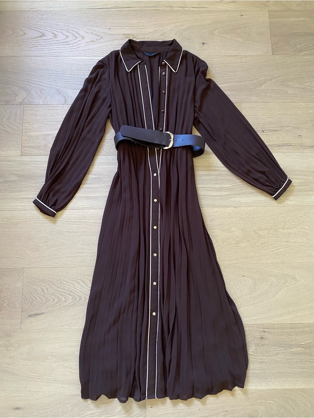 Zara Dark Brown Pleated Long-Sleeve Button-Front Dress with Contrast Piping